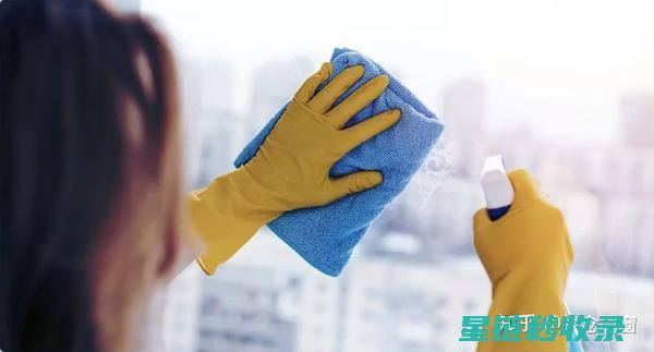 冬季清洁窗户驱散阴霾：高效去除窗上雾气的方法 (冬季清洁窗户图片)