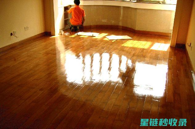 地板清洁误区警示录：小心踩雷导致地板损伤 (地板清洁误区图片)